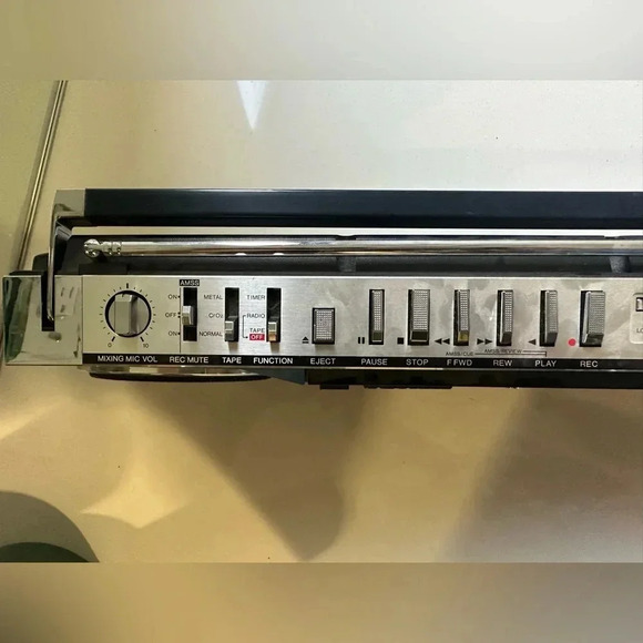 Sanyo M7770K 4 Band Blue Radio Cassette Player Recorder Boombox Made In Japan - Picture 6 of 8